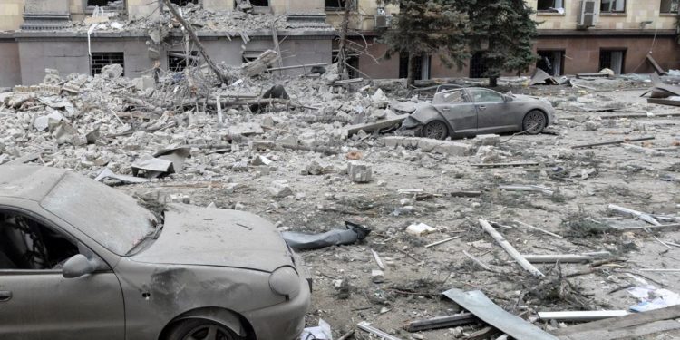 Guerra Ucraina, sindaco Kharkiv: “Russia attacca anche con bomba termobarica”