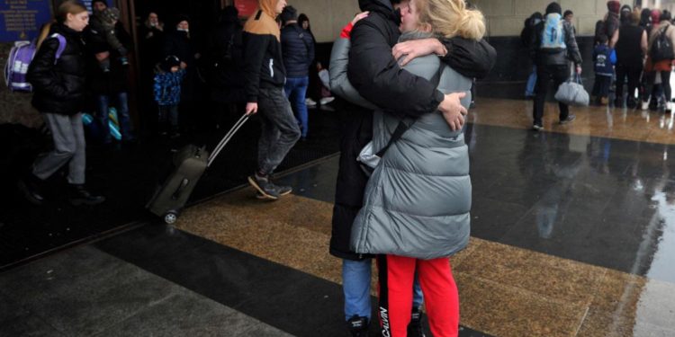 Guerra Ucraina e profughi, non solo Covid: “Rischio epidemie, dare vaccini routine”