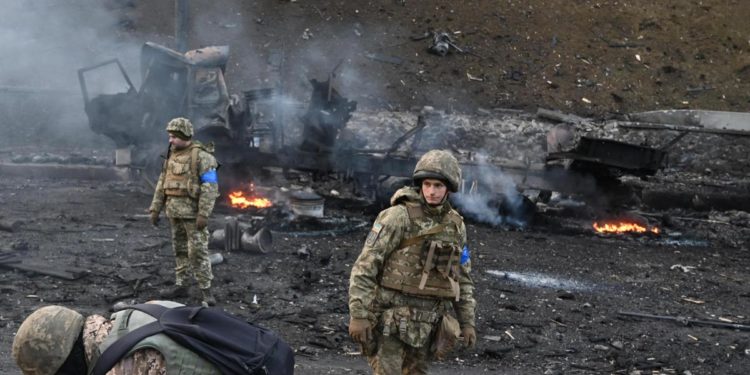 Ucraina-Russia, consigliere Zelensky: “Guerra finirà entro primi di maggio”