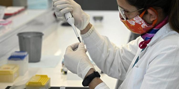 Covid, da Ema via libera a primo monoclonale preventivo