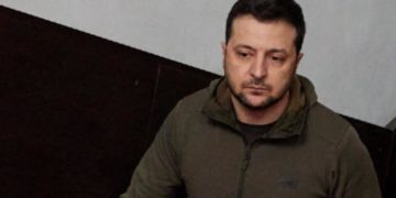 Guerra Ucraina, Zelensky: “Cacciare Russia in tutti i modi”