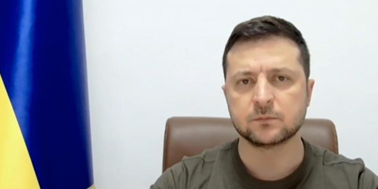 Guerra Ucraina, Zelensky: “Riconoscete la Russia come Stato terrorista”