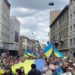 25 aprile, a Milano bandiere Ucraina e Nato. Contestati Pd e Brigata Ebraica