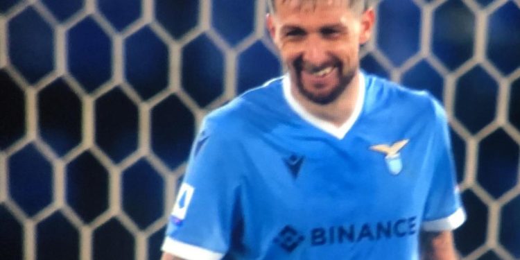 Lazio-Milan, Acerbi e la ‘risata’: la spiegazione