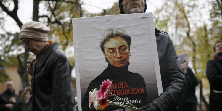 Ucraina-Russia, effetto guerra in libreria: Politkovskaja in vetta alle classifiche