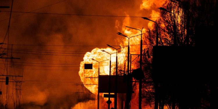 Ucraina, Kiev: “Aviazione russa cambia strategia”