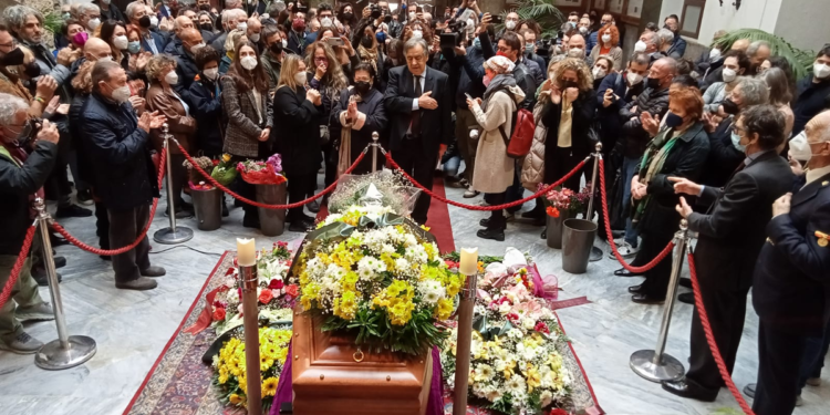 Funerale laico per Letizia Battaglia. Sindaco Palermo: “Una donna oltre”