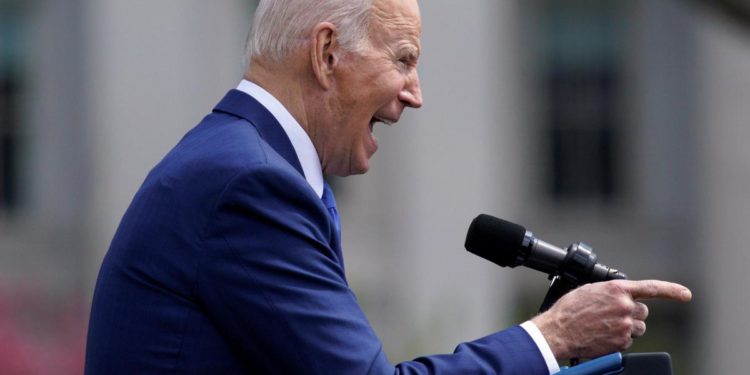 Guerra Ucraina, Biden ancora giù nei sondaggi Usa