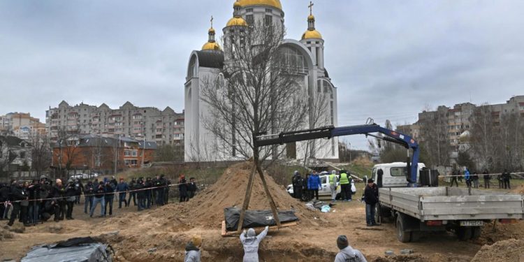 Massacro Bucha, Putin premia soldati Russia per “atti di eroismo”
