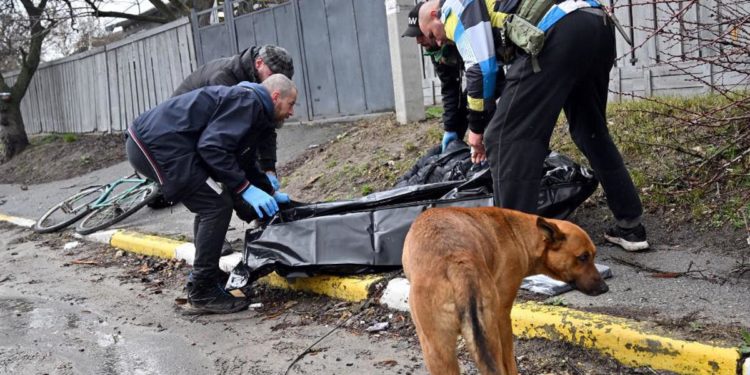 Fossa comune Bucha, Russia: “Provocazione Ucraina”