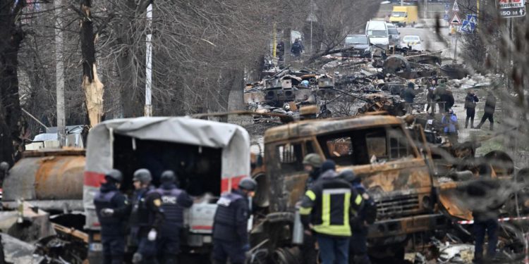 Ucraina-Russia, a Bucha “uccisi 320 civili”