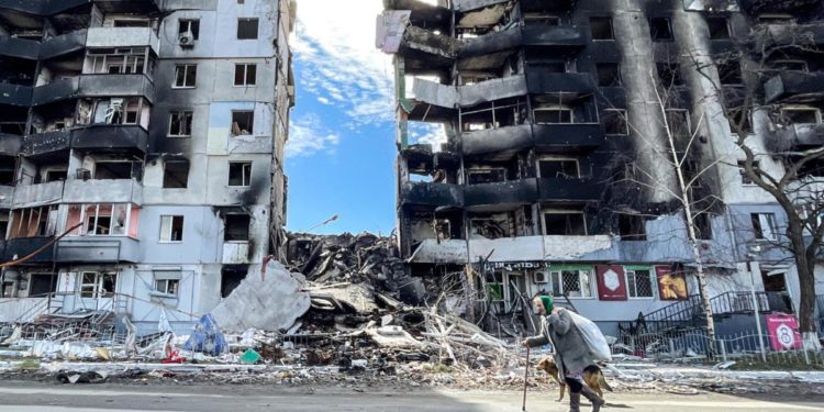 Ucraina, superstite Bucha: “Come fa Mosca a dare onorificenza a brigata? Non ho parole”