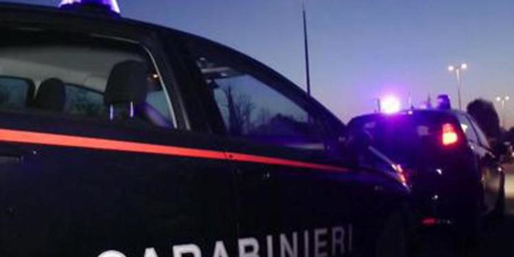 Roma, accoltella compagno durante lite: denunciata