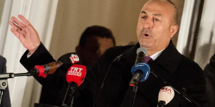 Ucraina-Russia, Turchia: “Negoziamo per incontro Putin-Zelensky”