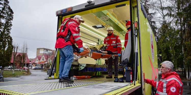 Ucraina, il volontario della Croce Rossa a Bucha: “E’ vuota, chi c’è si nasconde per paura”