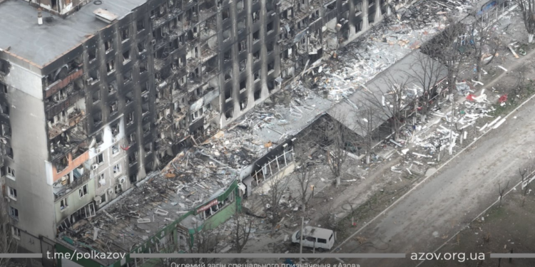 Ucraina, Battaglione Azov: “Mariupol 40 giorni dopo, russi hanno rubato nostra primavera”