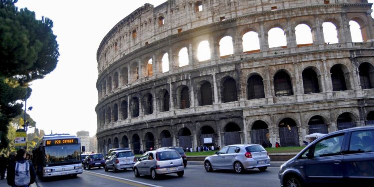 Pneumatici invernali e estivi: quando bisogna cambiare gomme