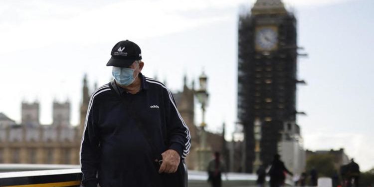 Gb, figlie vittime del covid vincono causa contro il governo