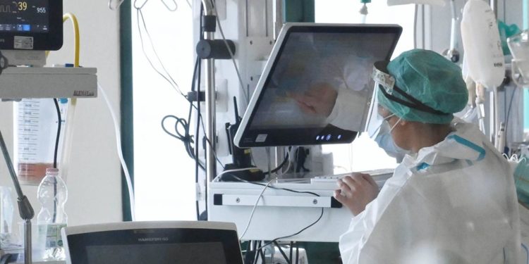 Covid oggi Italia, bollettino Protezione Civile e contagi regioni 27 aprile