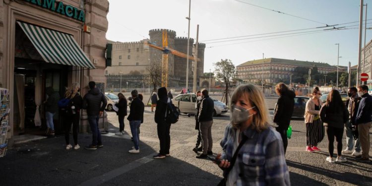 Covid oggi Campania, 6.679 contagi e 6 morti: bollettino 15 aprile