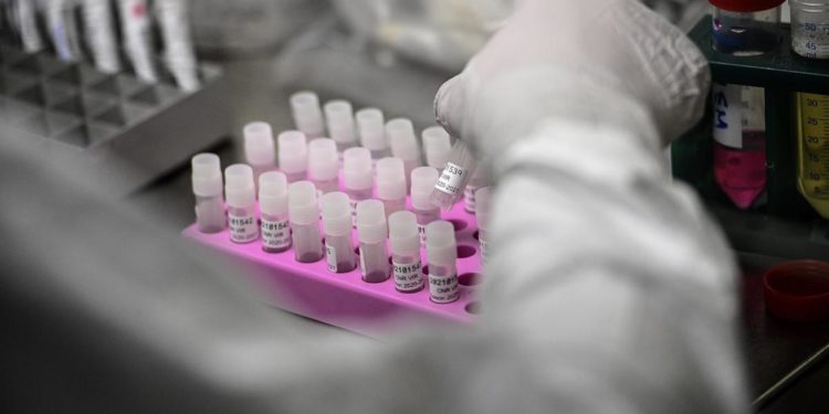 Variante covid Xe e Omicron, sintomi: cosa si sa