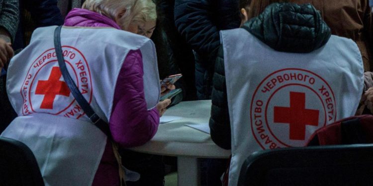 Ucraina, Croce Rossa: “Nostro team detenuto da polizia a Manhush”