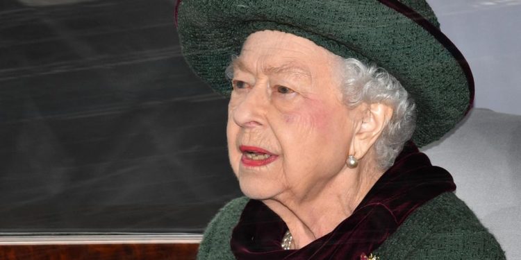 La regina Elisabetta compie 96 anni, festa privata a Sandringham ricordando Filippo