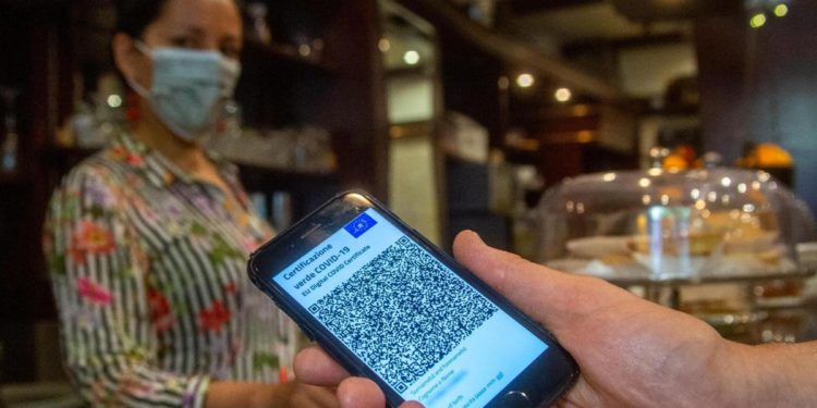 Covid, Lopalco: “Riduzione misure non incide su autunno ma prolunga ondata”
