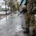Guerra Ucraina, bomba a grappolo esplode in tasca ad adolescente: morto sul colpo