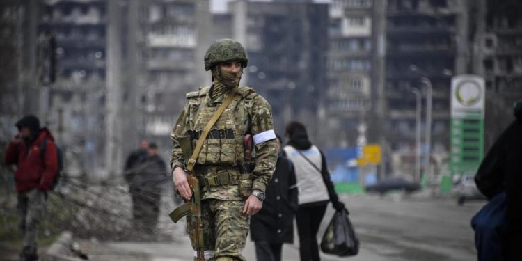 Guerra Ucraina, scaduto ultimatum Mariupol. Russia minaccia: “Sterminiamo tutti”