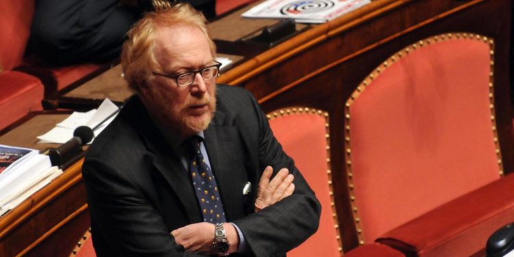 Ucraina, Paolo Guzzanti: “Scontro è tra Russia e Usa, Europa conta poco”