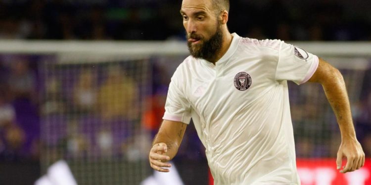 Higuain non si ritira, arriva smentita: “Mio padre ha frainteso”