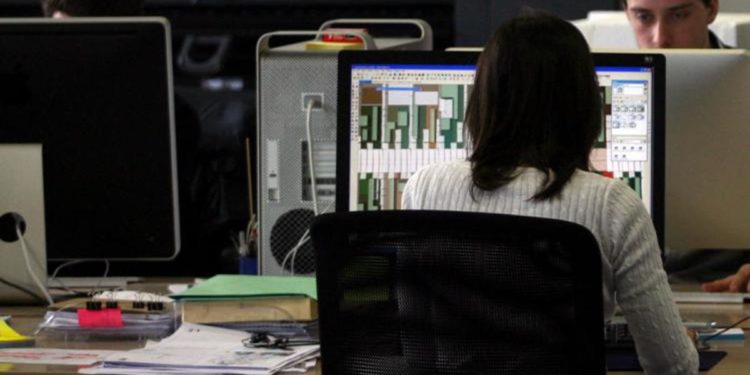 Mascherina al chiuso 1 maggio, Sileri: “Stop obbligo sul lavoro”