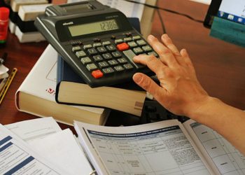 Pressione fiscale record nel 2021, in calo nel 2022: studio Cgia