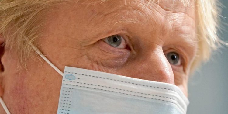 Ucraina, Johnson: “Trattare con Putin è come negoziare con coccodrillo”