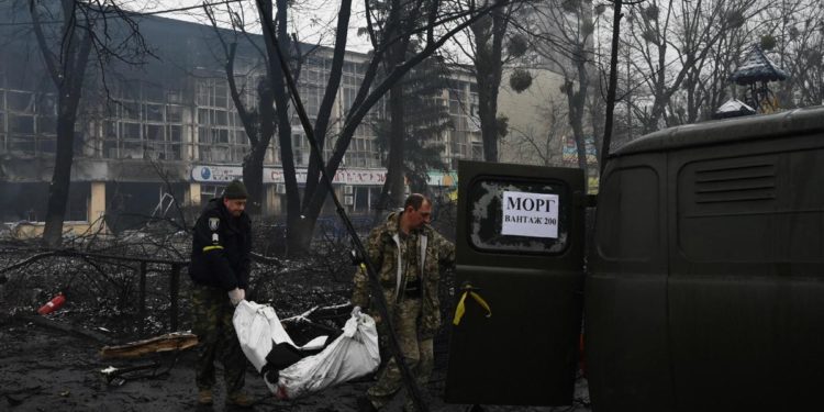 Ucraina, Kiev: “Trovata fossa comune vicino alla capitale”