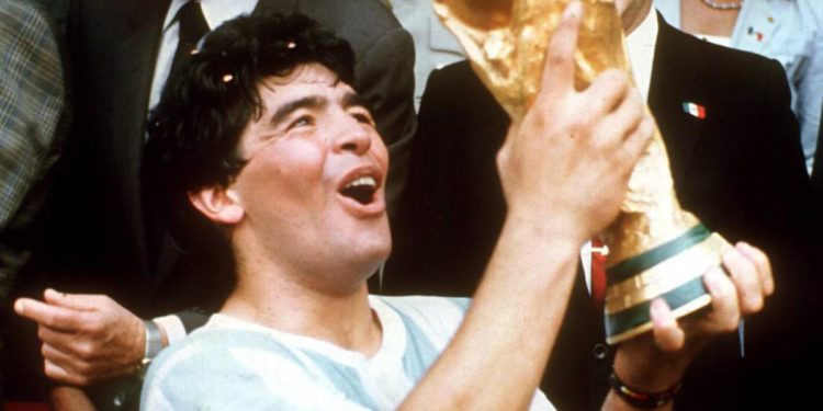 Maradona, all’asta maglia ‘mano de Dios’: base di oltre 5 milioni