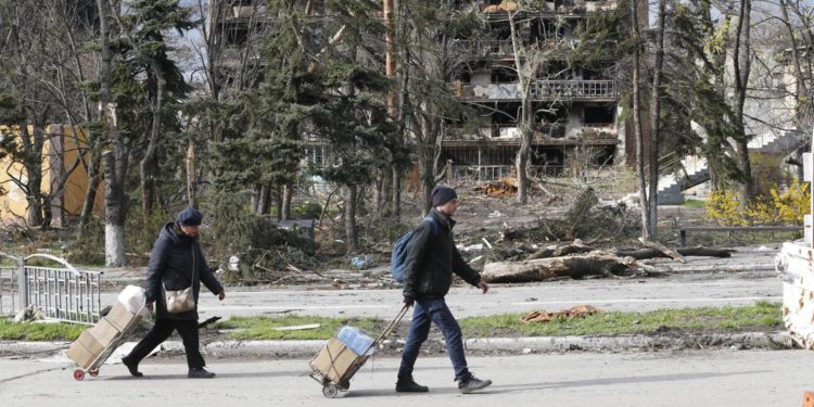Mariupol, sindaco: “In 2 mesi russi hanno ucciso doppio civili rispetto a nazisti”