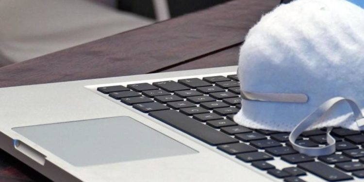 Mascherine al chiuso, Ffp2 raccomandate al lavoro: la circolare di Brunetta