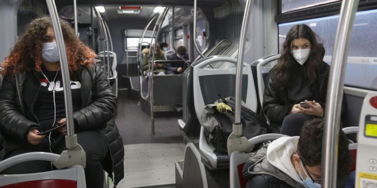 Covid, Signorelli: “Mascherina piccolo fastidio ma protegge”