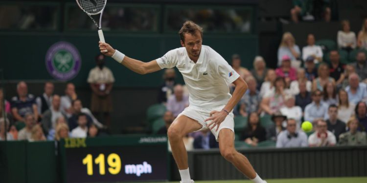 Wimbledon 2022, esclusi tennisti Russia. Mosca: “Inaccettabile”