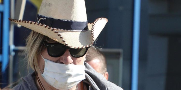 Ucraina, Mickey Rourke: “Basta scuse, Usa e Nato mandino armi”