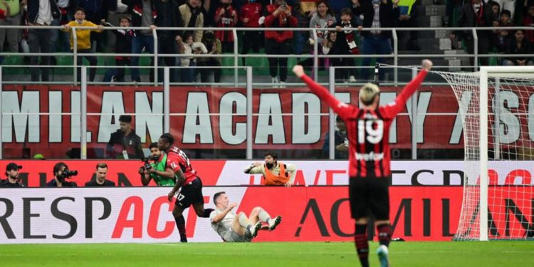 Milan-Genoa 2-0, rossoneri restano soli in vetta