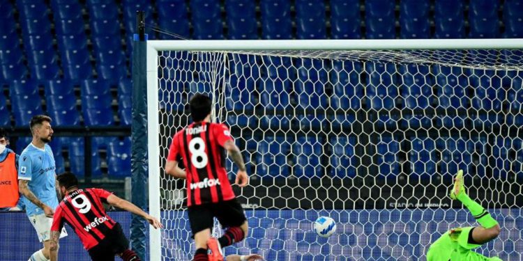 Lazio-Milan 1-2, vittoria al fotofinish: rossoneri sempre primi