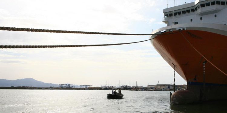 Guerra Ucraina, l’Italia chiude i porti alle navi russe