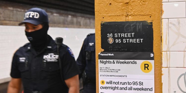 New York, arrestato sospetto autore sparatoria in metropolitana