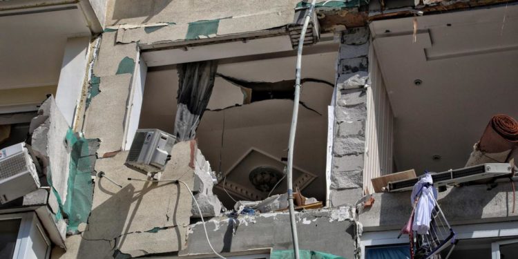 Attacco su Odessa, colpito l’aeroporto