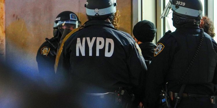 New York, spari in metropolitana: almeno 13 feriti