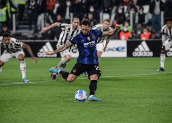 Juve-Inter 0-1, decide il rigore di Calhanoglu