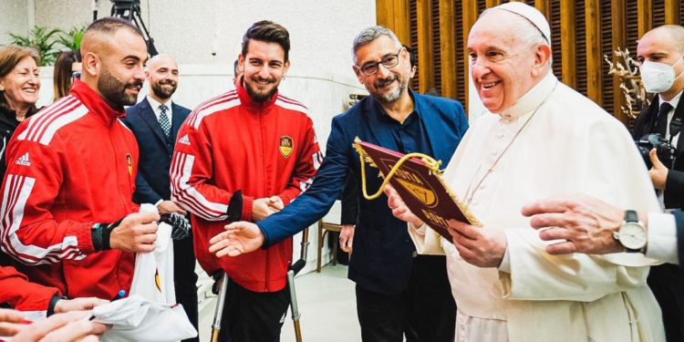 La Roma Calcio Amputati in udienza da Papa Francesco